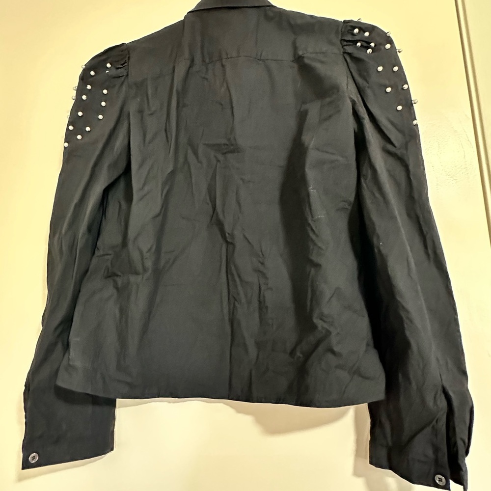 TheShirt w/Pearls - Picture 5 of 6